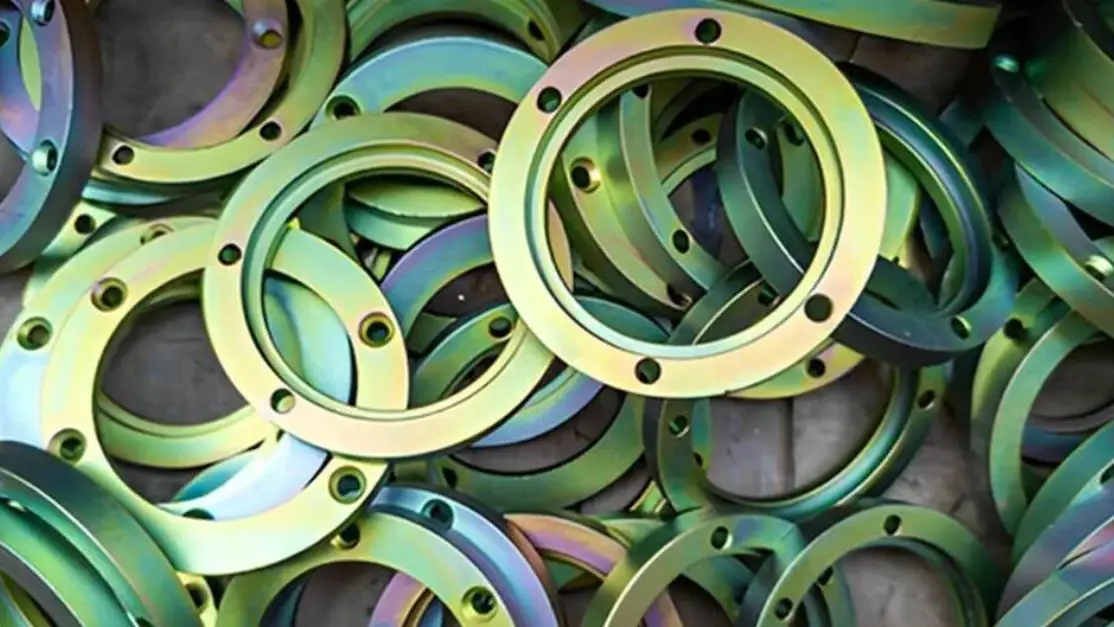 Piezas automotrices con recubrimientos Zn-Ni automotrices.