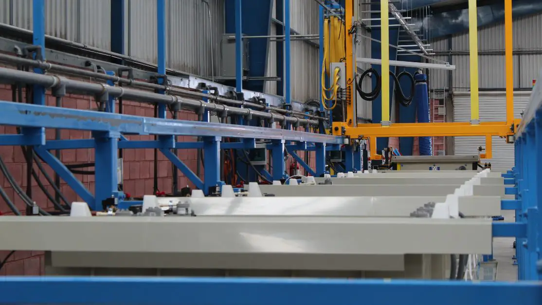 Empresa que hace recubrimientos Zn-Ni automotrices.